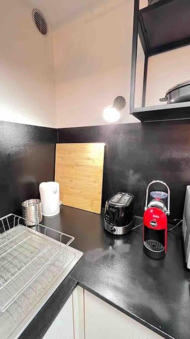 Logement Moderne Au Coeur Du Village Saint-Georges-de-Luzençon Eksteriør bilde