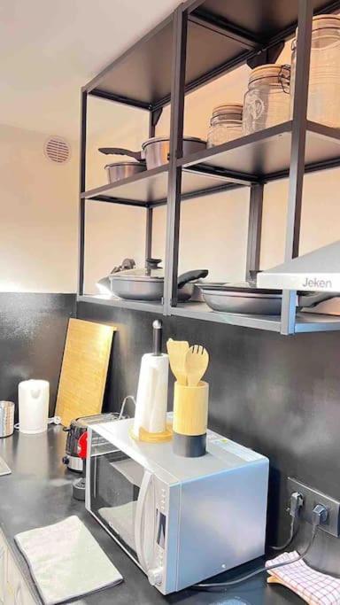 Logement Moderne Au Coeur Du Village Saint-Georges-de-Luzençon Eksteriør bilde